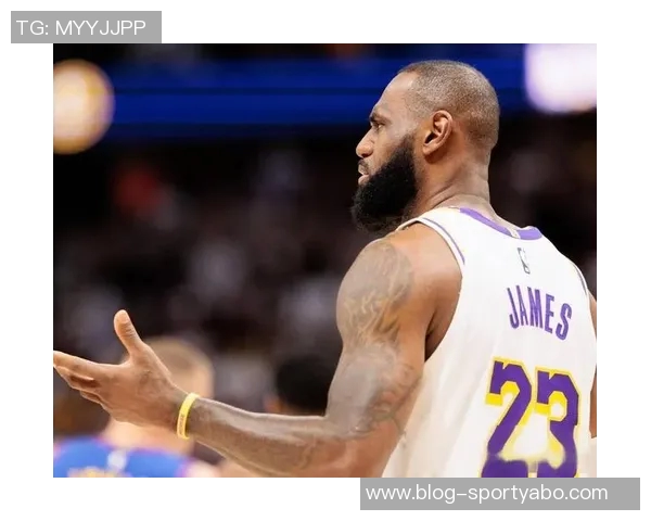 詹姆斯谈上半场表现：战术未能发挥作用出手偏短影响比赛节奏