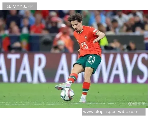 真核维蒂尼亚在欧冠单场创下135触球和126传球的双纪录