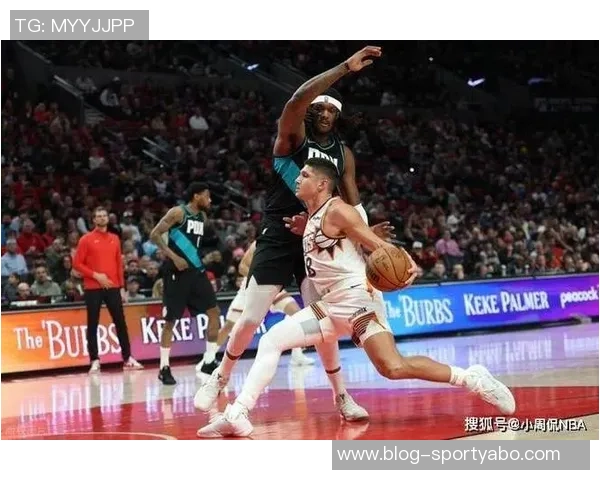 字母哥半场表现抢眼7投5中斩获10分7板3助助球队领先